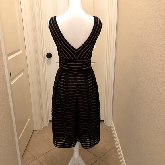 NWT White House Black Market Black Party Dress - Picture 3 of 3